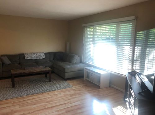 5459 Joleno Ln, Milwaukee, WI 53223-1623