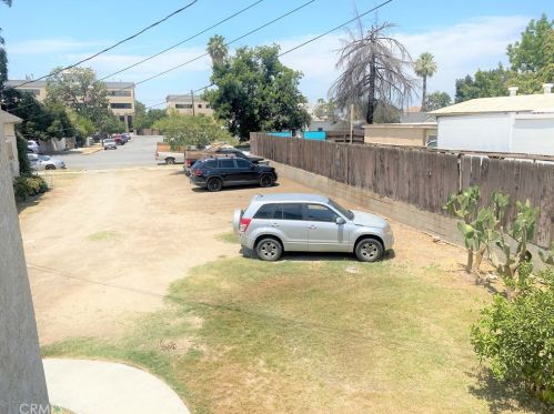 2630 L St, Bakersfield CA 93304-3045 exterior