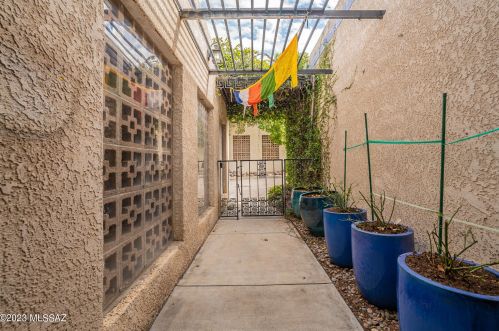 5221 1st Ave, Tucson AZ  85718-4701 exterior