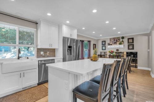 11193 Star Cir, Sandy, UT 84092-5132