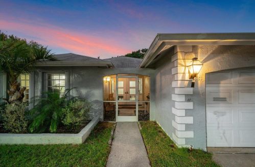 381 Del Rio Blvd, Boca Raton FL 33432-4735 exterior