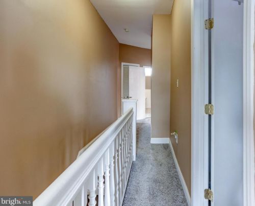 565 Martin St, Philadelphia PA  19128-1620 exterior