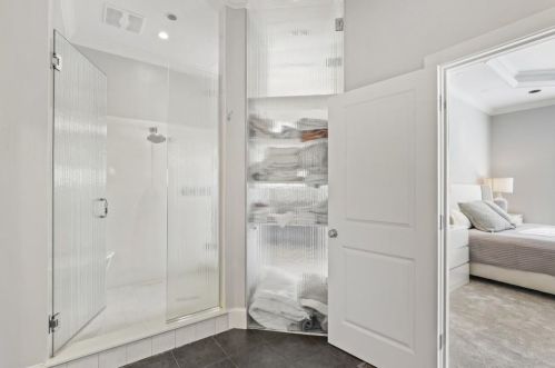 1225 Brooke Greene, Atlanta GA 30319-4715 exterior