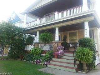 1454 Ridgewood Ave, Cleveland, OH 44107-5015