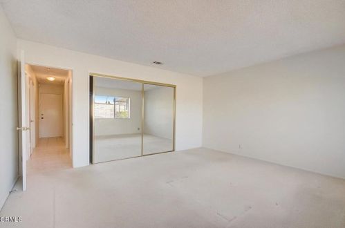 1041 Kumquat Pl, Oxnard CA 93036-1533 exterior