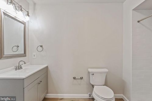 1454 Mclean Mews Ct, Mc Lean VA  22101-3824 exterior