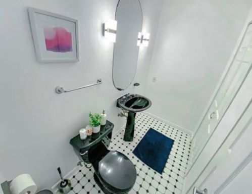 2743 Greenview Ave, Chicago IL 60657-4007 exterior