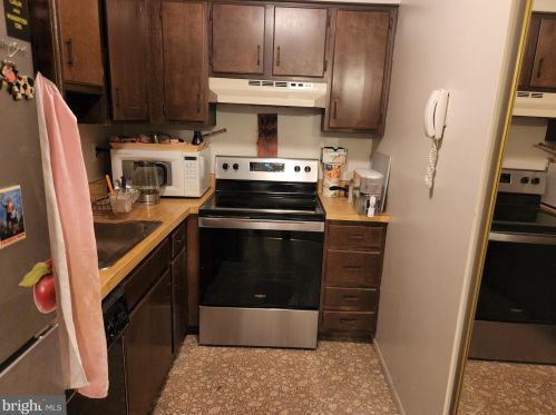 1006 Gum Pl, Huntingdon Valley PA 19006-1716 exterior