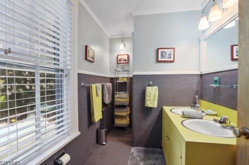 404 Moore St, Hackettstown NJ 07840-2142 exterior