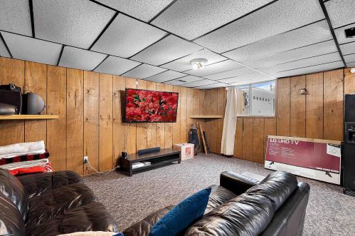 48229 Mallard Dr, New Baltimore MI 48047-2286 exterior