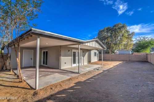 8224 25th St, Phoenix AZ  85042-7020 exterior