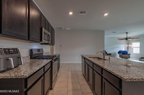 7441 Calle Aragon, Tucson AZ  85756 exterior