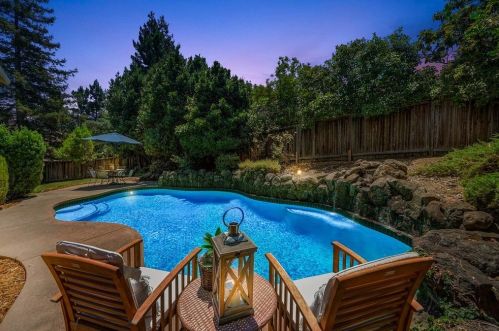 1258 Manning Dr, Folsom, CA 95762-5846
