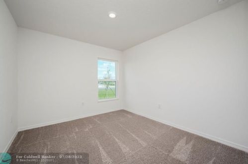 2008 Pruitt St, Fort Pierce FL 34953-5731 exterior