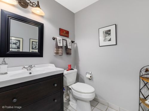 1010 Crosby St, Chicago IL 60610-2405 exterior