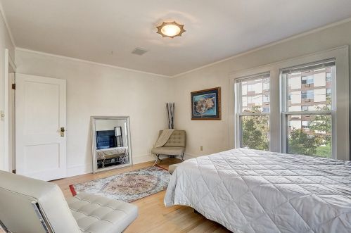 2230 Smt Ave, Milwaukee WI 53202-1245 exterior