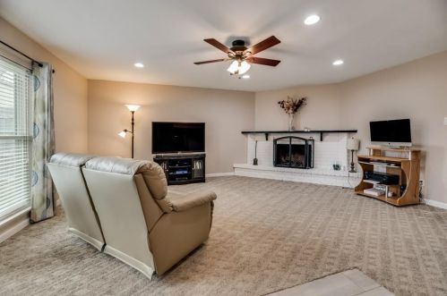 5212 Slay Dr, Frisco TX 75056-1803 exterior