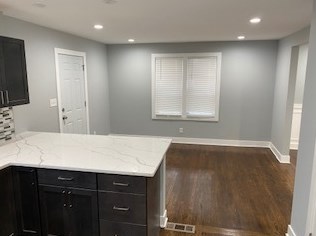 8535 Bennett Ave, Chicago IL  60617-2256 exterior