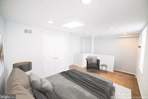 1027 4th St, Philadelphia PA  19123-4900 exterior