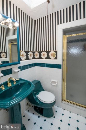 3233 Broad St, Philadelphia PA 19121-3405 exterior