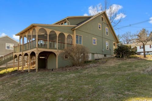 6 Jones Rd, Wallingford CT  06492-4305 exterior