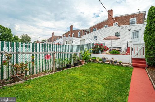 739 Charlotte St, Pottstown PA 19464-5947 exterior