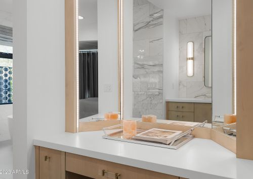 5841 Echo Canyon Cir, Phoenix AZ 85018-1243 exterior