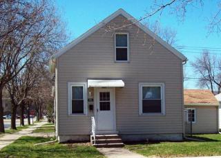 1002 9th Ave, Wausau, WI 54401-2705