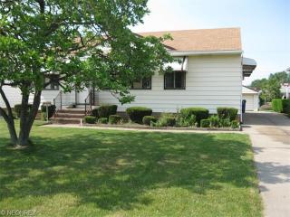 2222 Lincoln Ave, Cleveland OH  44107-6059 exterior