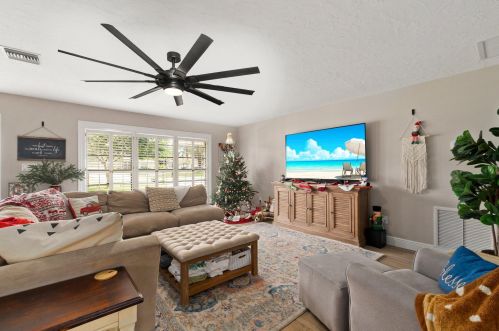 5417 Palmetto Dr, Fort Pierce FL  34982-7481 exterior