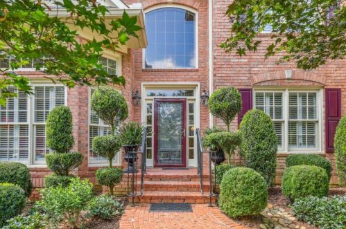 540 Cameron Manor Way, Atlanta, GA 30328-6202