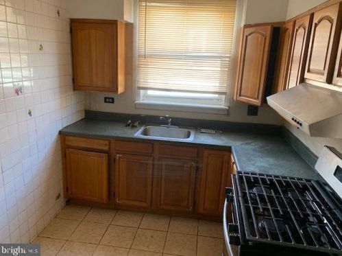 1437 Benner St, Philadelphia PA 19149-3434 exterior