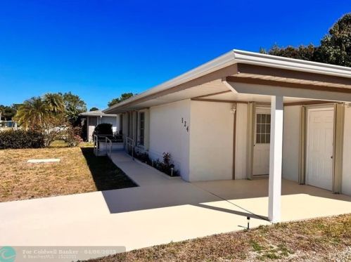 124 Lobster Rd, Fort Pierce FL  34983-1718 exterior