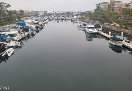 1447 Windshore Way, Oxnard CA 93035-1405 exterior