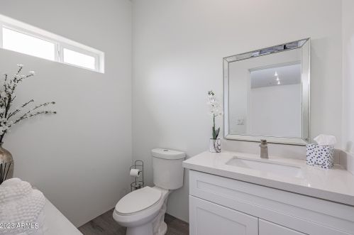 1708 5th St, Phoenix AZ  85004-2846 exterior