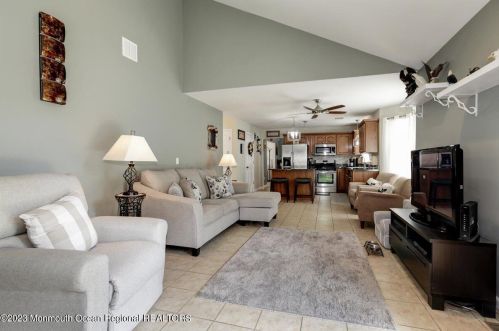 52 Pelican Dr, Berkeley Township NJ 08721-1654 exterior