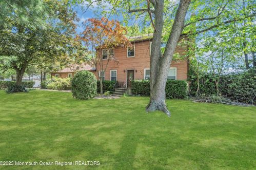 546 Palmer Ave, Middletown, NJ 07748-5169