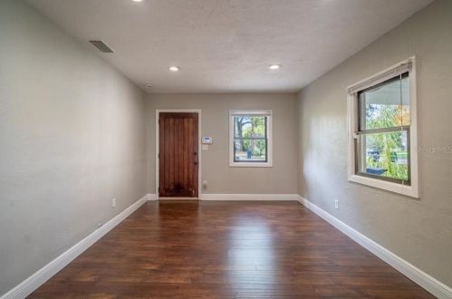 4711 Bay View Ave, Tampa FL 33611-1127 exterior