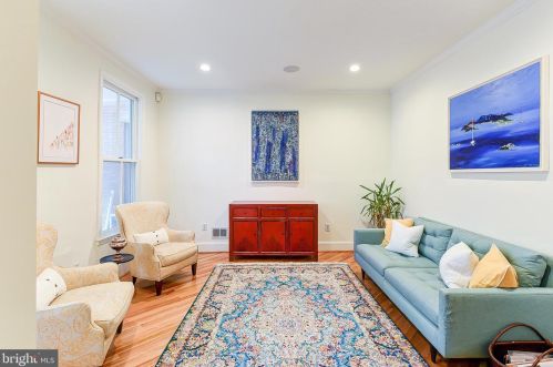 213 12th St, Washington DC  20003-1427 exterior