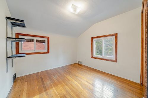 213 Dorothy Dr, Pittsburgh PA 15235-1829 exterior