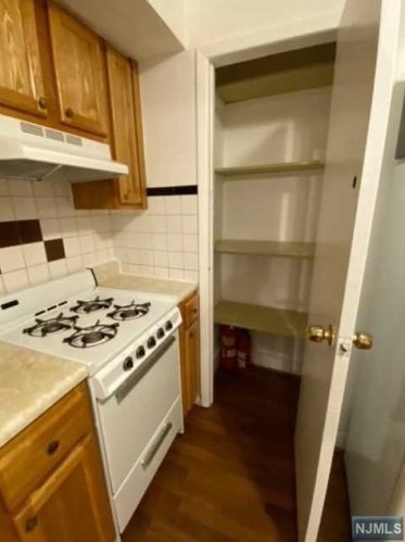 613 12th St, Union City NJ  07087-3142 exterior