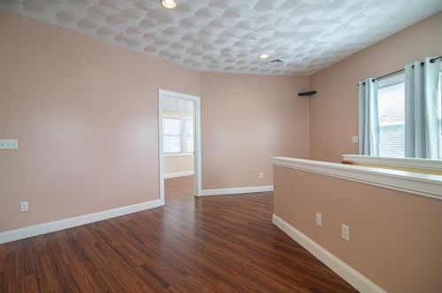 1883 Smith St, Providence RI 02908-1822 exterior