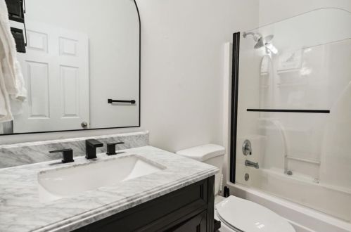 560 Morgan St, Atlanta GA 30308-2821 exterior