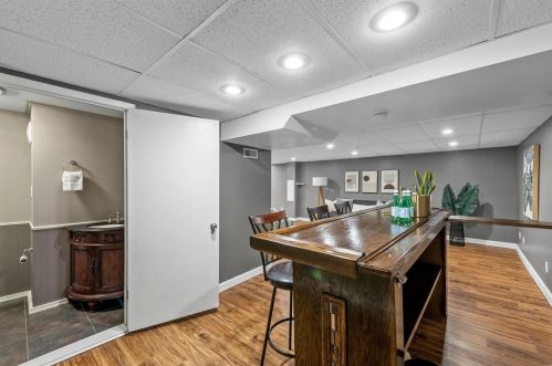 7384 Sharp Ave, Saint Louis MO 63116-3040 exterior