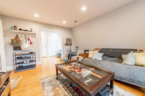 1 Brighton St, Providence RI 02909-1112 exterior