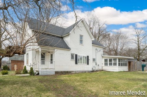 222 Leonard St, Belding MI  48809-1234 exterior
