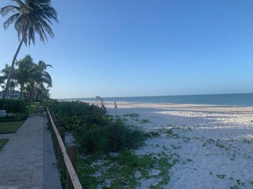 615 8th Ave, Naples FL 34102-6917 exterior