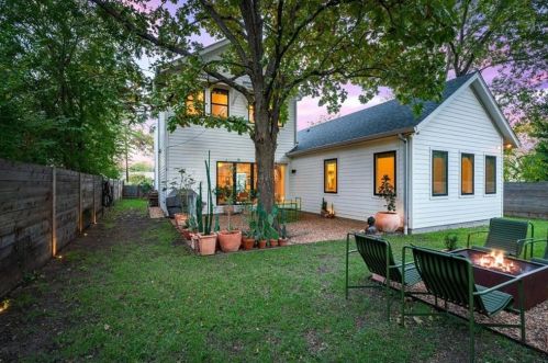 1911 Alegria Rd, Austin TX 78757-3219 exterior