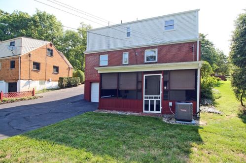 1238 Arrowood Dr, Pittsburgh PA 15243-1804 exterior