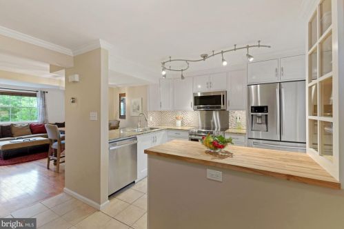 1615 10 St, Arlington VA 22204-4768 exterior